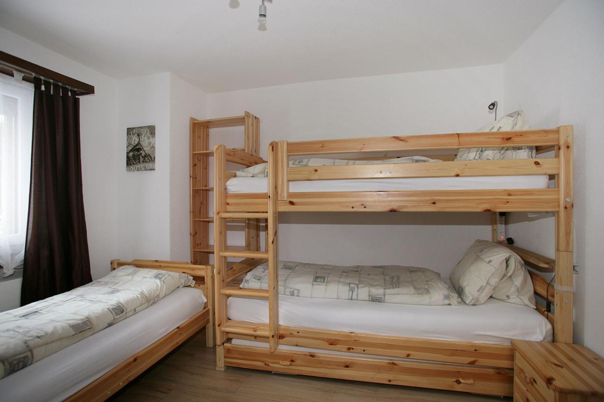 Baron / Baronesse Apartments Loèche-les-Bains Chambre photo