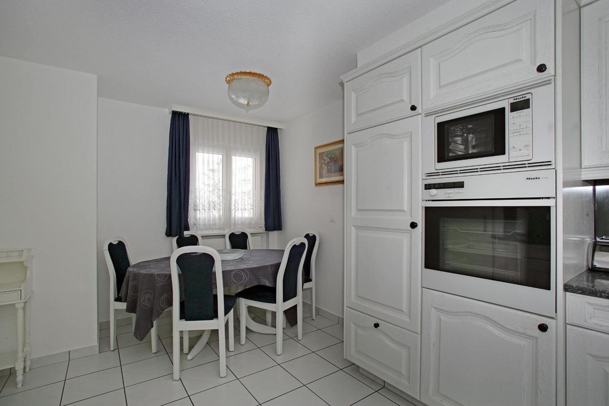 Baron / Baronesse Apartments Loèche-les-Bains Chambre photo